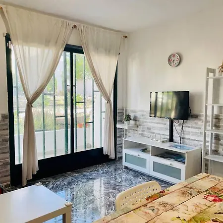 Casa De Abuelos En * 科斯塔德安提瓜